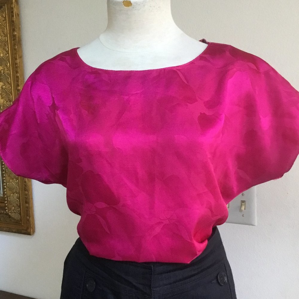SOPHISTICATES Textured Silk Top Tee Blouse Batwing Sleeve Workout Office Pink S